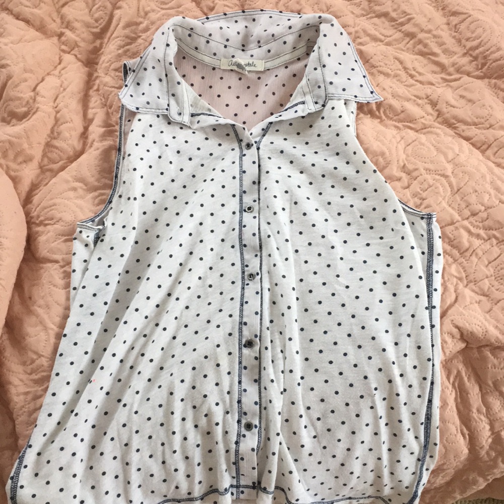 Aeropostale Polka Dot Sleeveless Button Down